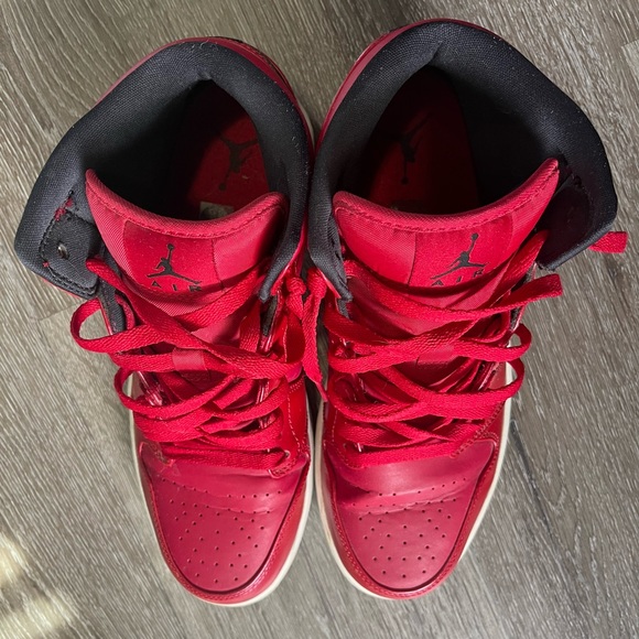 Jordan’s - Picture 2 of 8